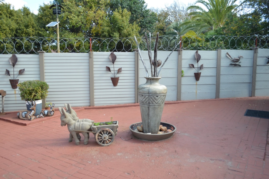 6 Bedroom Property for Sale in Doringkruin North West